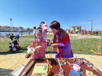 Поддерживаем традиции: партийцы в жюри XII Фестиваля «Праздник детского национального костюма» Поддерживаем традиции: партийцы в жюри XII Фестиваля «Праздник детского национального костюма»