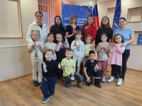 Продолжаются занятия творческого клуба-мастерской «ЯТворю» Продолжаются занятия творческого клуба-мастерской «ЯТворю»